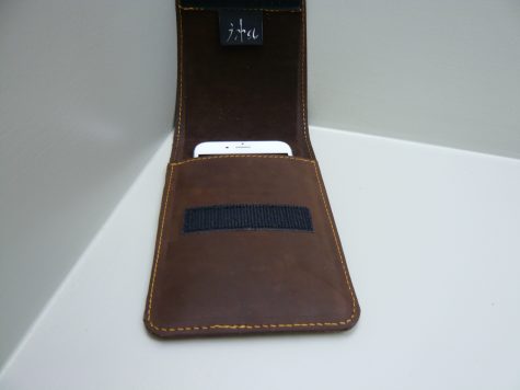 Workshop klein lederwaren maken van leer Smartphone cover bruin rundleder L1070495 475x356 - Workshop klein lederwaren maken van leer -