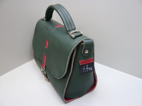 Workshop basis tas maken van leer 1 dag Handtas rundleder groen rood L1070921 475x356 - Workshop basis tas maken van leer 1 dag -