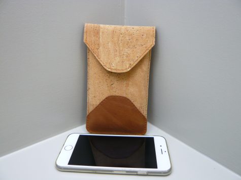 Workshop Klein lederwaren maken van ecologisch kurk Smartphone cover kurk L1070853 475x356 - Workshop Klein lederwaren maken van ecologisch kurk -