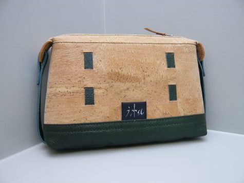 Workshop Klein lederwaren maken van ecologisch kurk make up tasje kurk L1070407 475x356 - Workshop Klein lederwaren maken van ecologisch kurk -