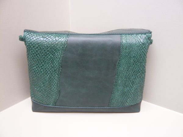 Zalmleer schoudertas clutch groen