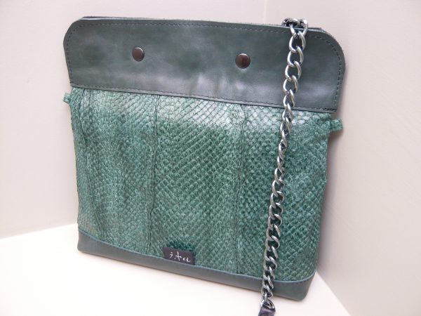 Zalmleer schoudertas clutch groen