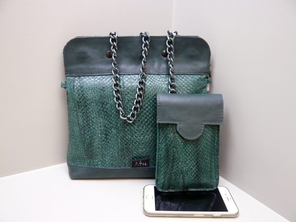 Zalmleer schoudertas clutch groen