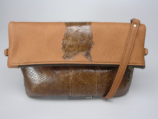 Zalmleer clutch schoudertas cognacbruin