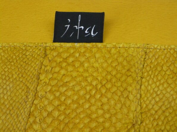 Zalmleer schoudertas clutch geel