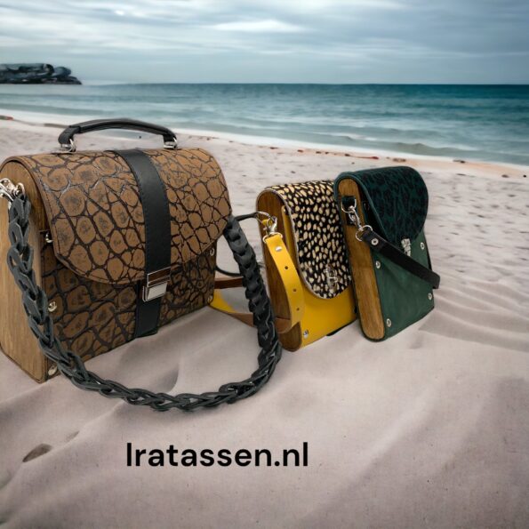 ira couture nieuws b 595x595 - Nieuw tassen met een houten zijkant nu te koop in onze webshop. -
