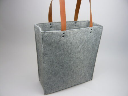 Grijze Vilttas L1100816 450x338 - Home -