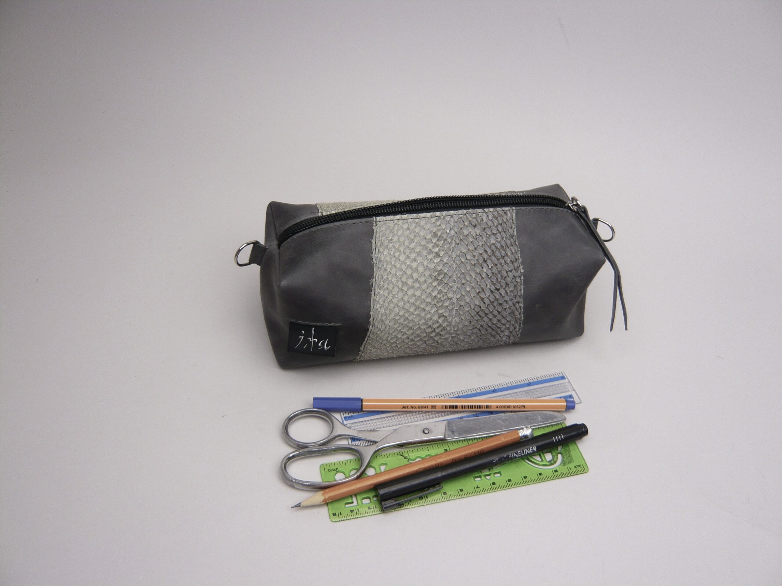Etui zalmleer grijs rundleder Etui zalmleer grijs rundleder