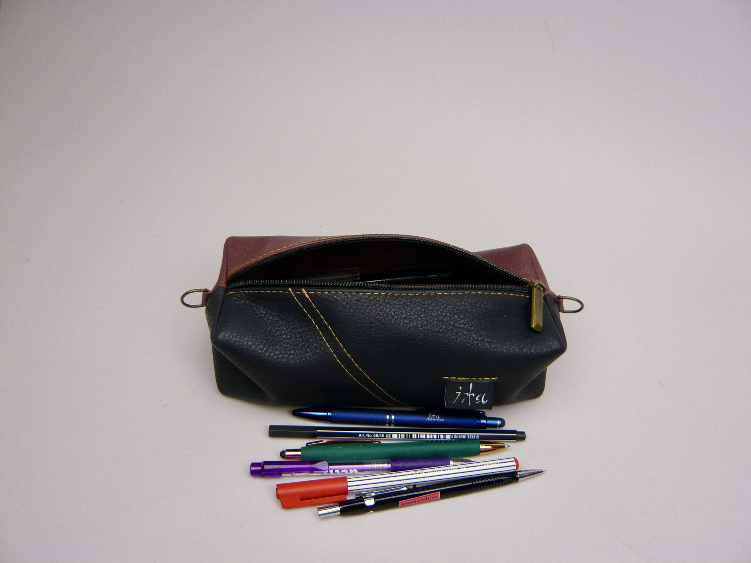 Etui bordeaux zwart leer Etui bordeaux zwart leer