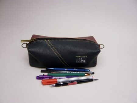 Etui bordeaux zwart leer L1100846 450x338 - Home -